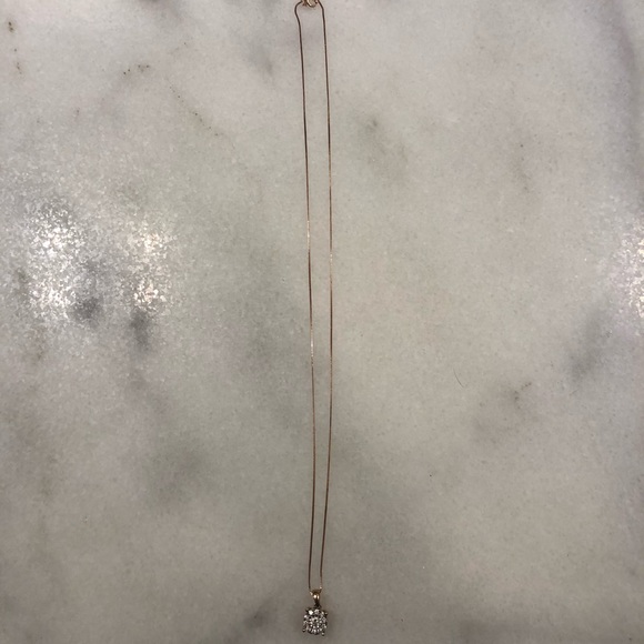 Diamond halo pendant necklace - Picture 3 of 6